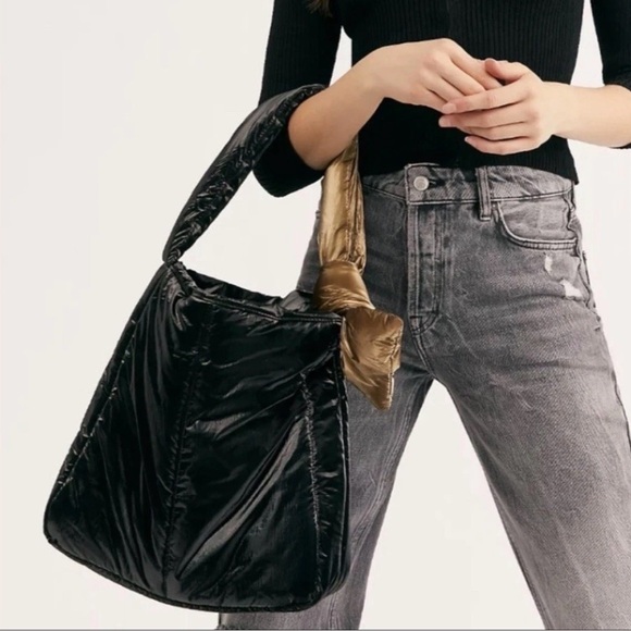 NWT Caraa Sport Fractus Quilted Puffer Tote Bag Black Gold NEW - Picture 3 of 9